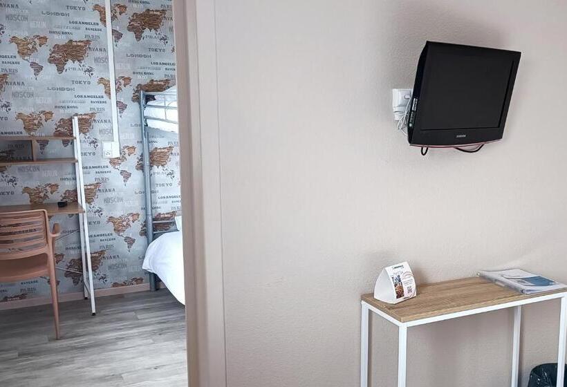 Четырехместный Номер Стандарт, The Originals Access, Hôtel Les Iris, Bercksurmer