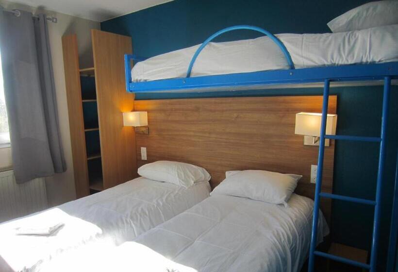 Номер Стандарт Трехместный, The Originals Access, Hôtel Les Iris, Bercksurmer