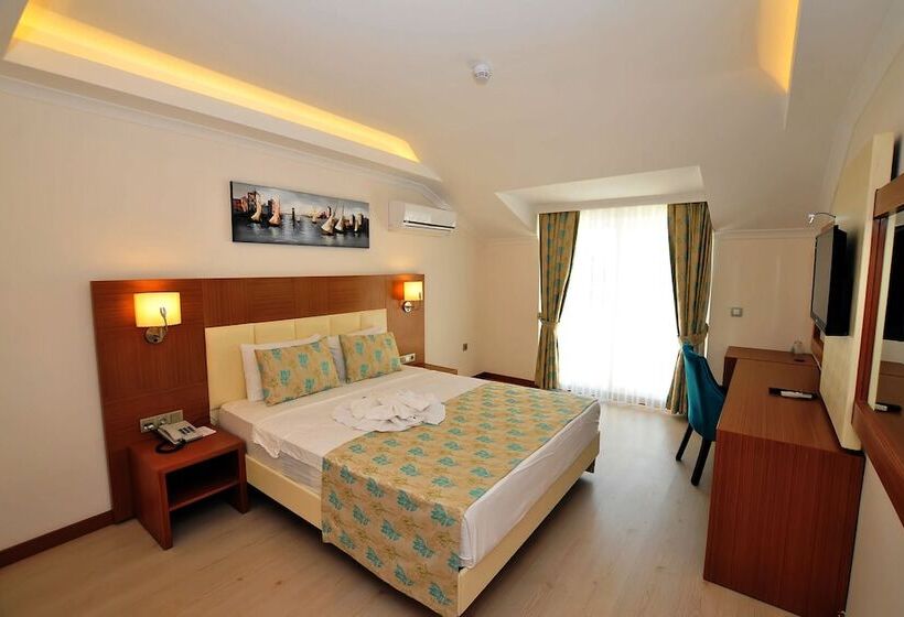 Superior Room with Terrace, Yeniceri City