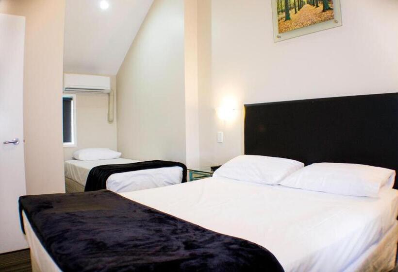 Семейный Номер, Rayland Motel