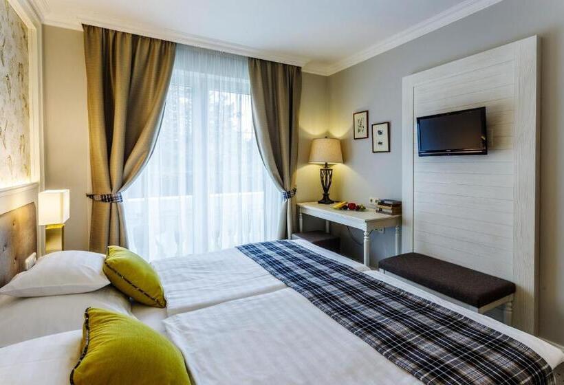 سوییت, Villa Medici Hotel & Restaurant