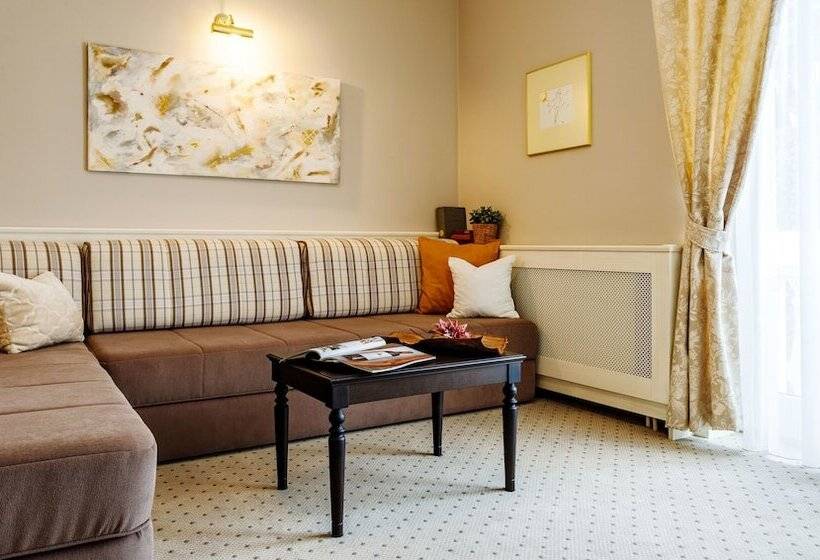 سوییت, Villa Medici Hotel & Restaurant