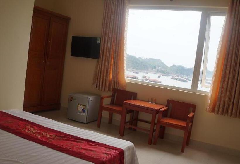 اتاق لوکس با چشم‌انداز دریا, Bien Phong Hostel