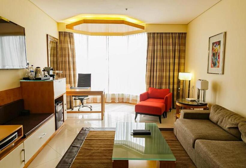 سوییت لوکس, Lagos Continental