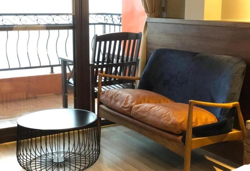 اتاق استاندارد با بالکن و چشم‌انداز دریا, Sunshine B&b