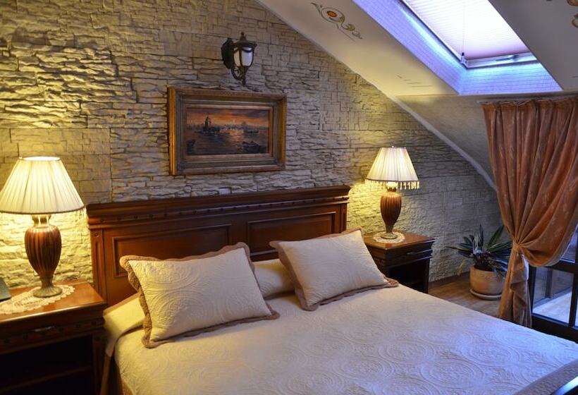سوییت, Boutique Hotel Boris Palace & Restaurant