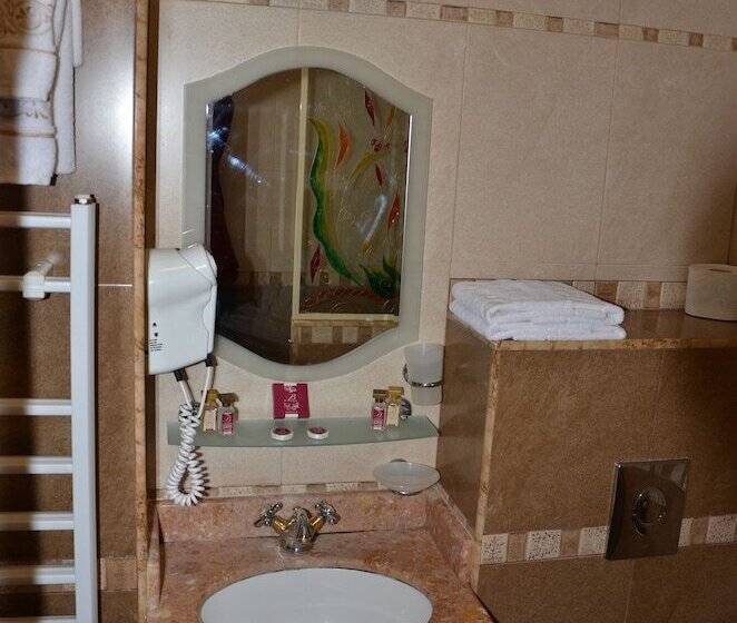 سوییت, Boutique Hotel Boris Palace & Restaurant