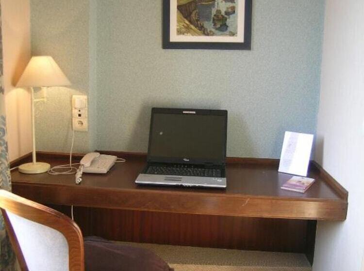 اتاق استاندارد سه نفره, Cit Hotel Sphinx