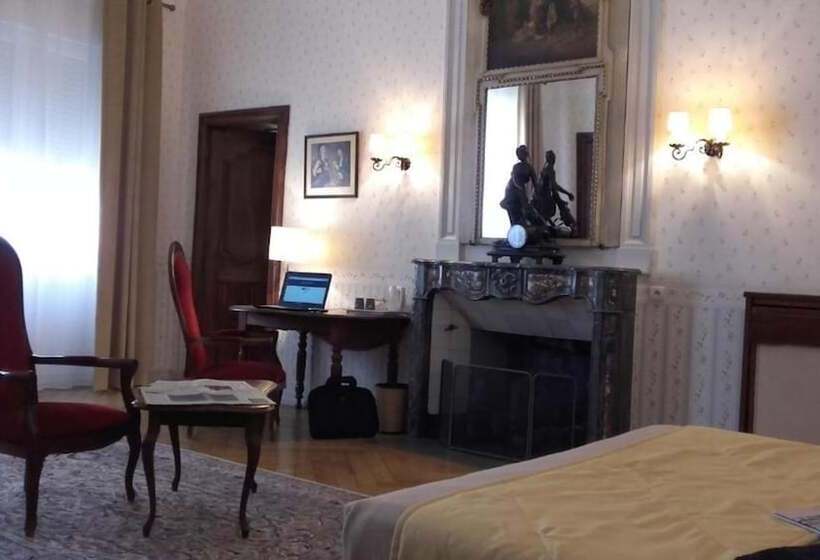 اتاق خانوادگی, Cit Hotel Sphinx