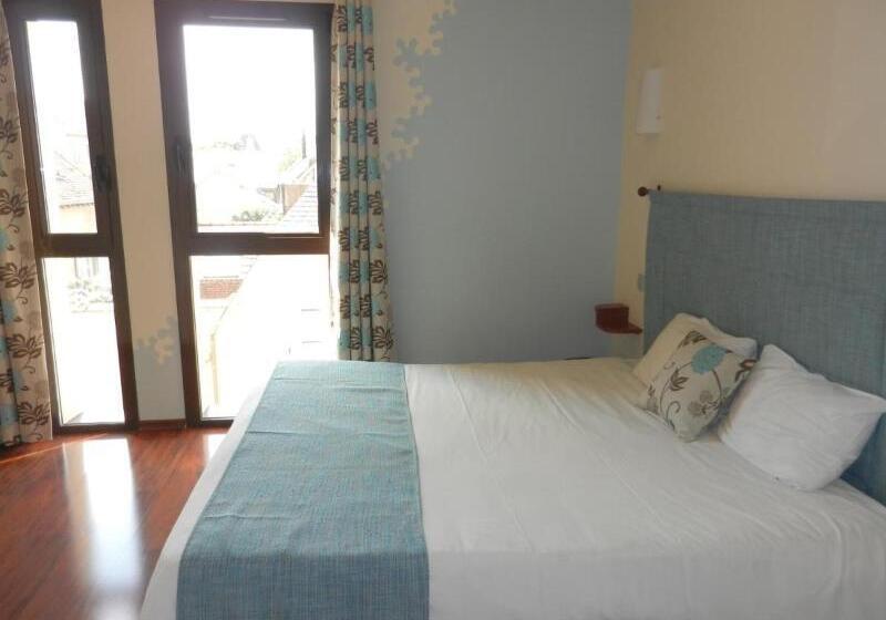 اتاق راحتی, L Hôtel De Chartres