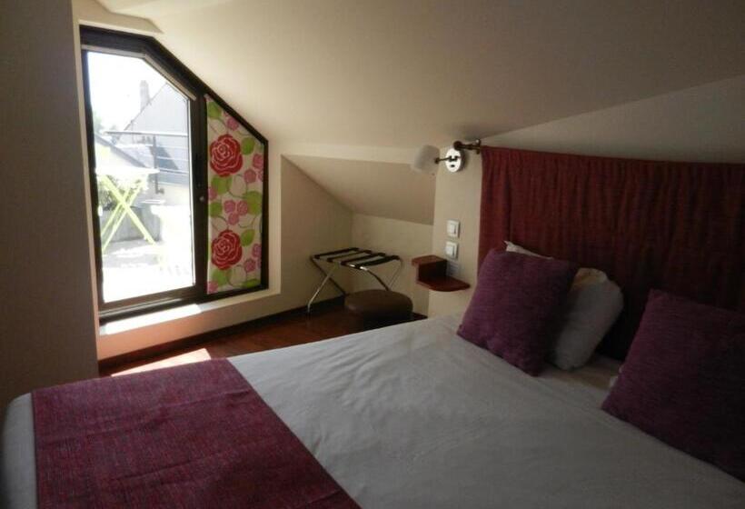 اتاق راحتی, L Hôtel De Chartres