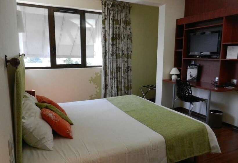 اتاق راحتی, L Hôtel De Chartres