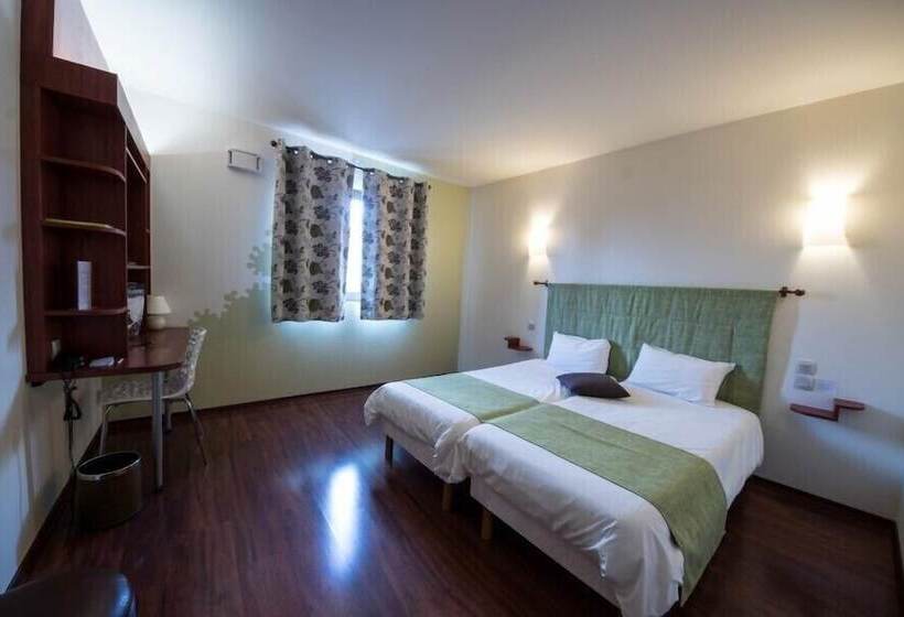 اتاق راحتی, L Hôtel De Chartres