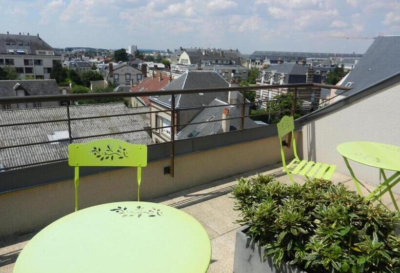 اتاق راحتی, L Hôtel De Chartres