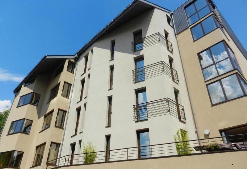 اتاق راحتی, L Hôtel De Chartres