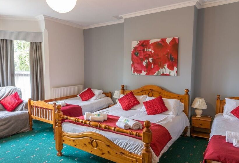 Семейный Номер, The Clee Hotel   Cleethorpes, Grimsby, Lincolnshire
