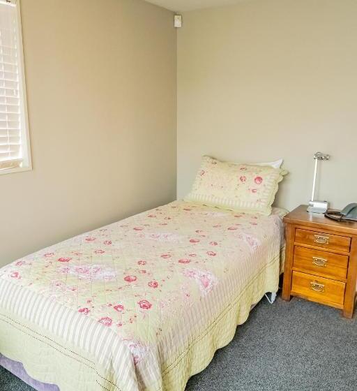 آپارتمان 4 خوابه, Airport Christchurch Motel
