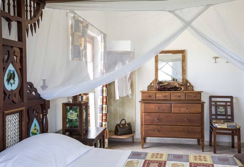 غرفة قياسية ثلاثية, Relais Ca  Maddalena