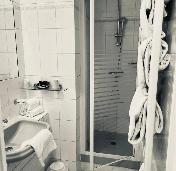 غرفة قياسية ثلاثية, Hôtel Porte Mars Reims Gare Centre Arena