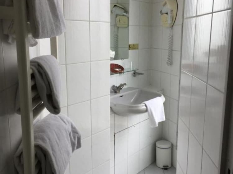 غرفة قياسية ثلاثية, Hôtel Porte Mars Reims Gare Centre Arena