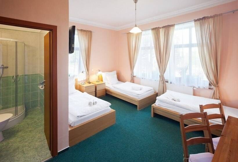 غرفة قياسية ثلاثية, Pytloun Self Check In Hotel Liberec