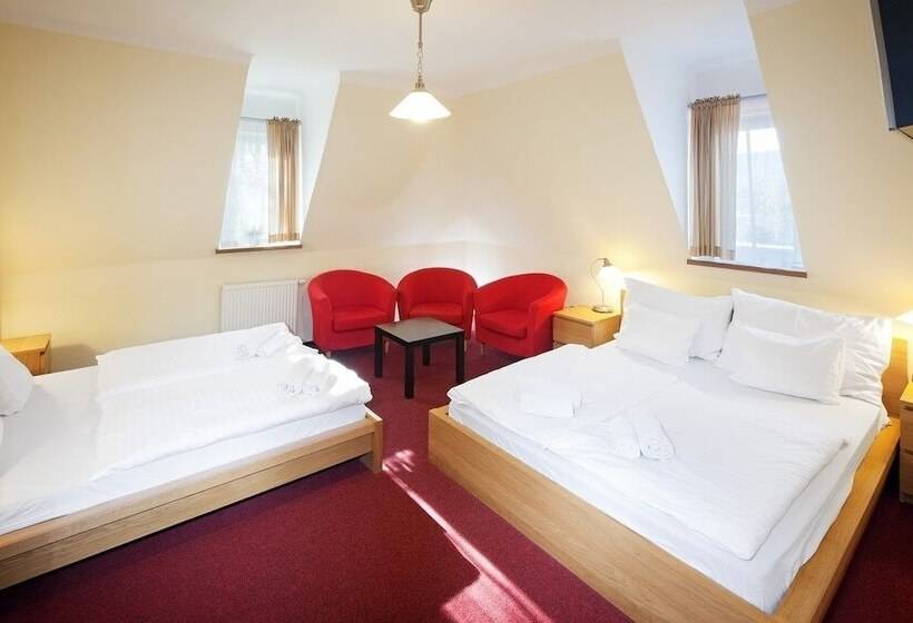 غرفة عائلية, Pytloun Self Check In Hotel Liberec
