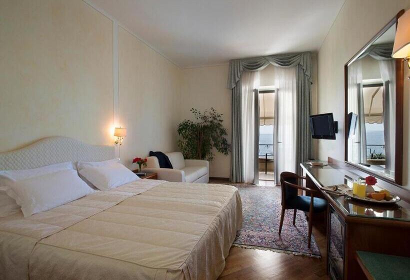 Номер Deluxe Вид на Озеро, Villa Capri
