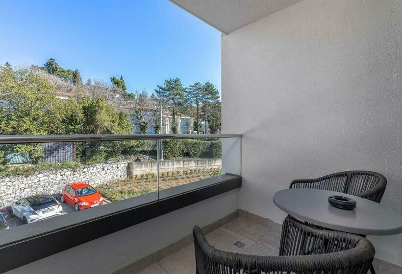 Номер Стандарт с Балконом, Boutique Hotel Esplanade