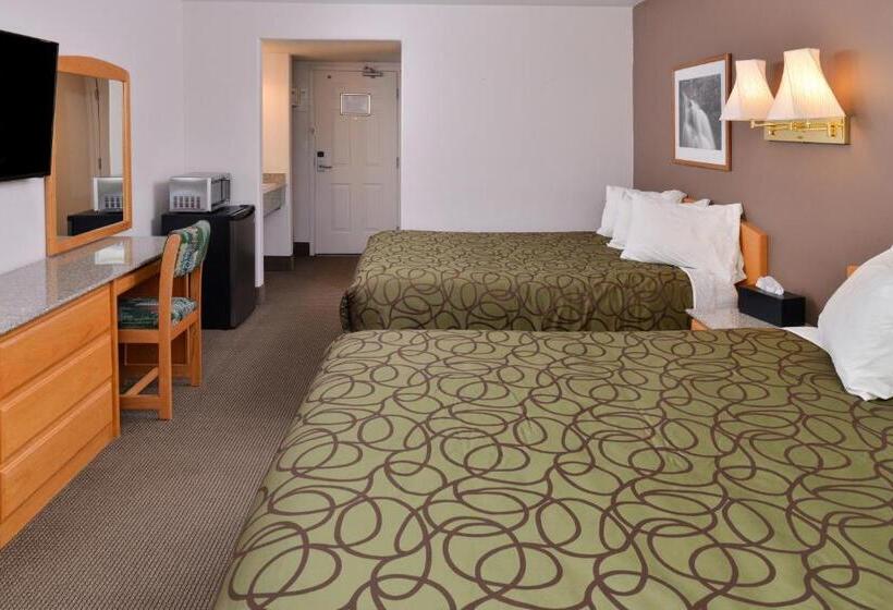带2个双人床的标准工作室, Canadas Best Value Inn Valemount