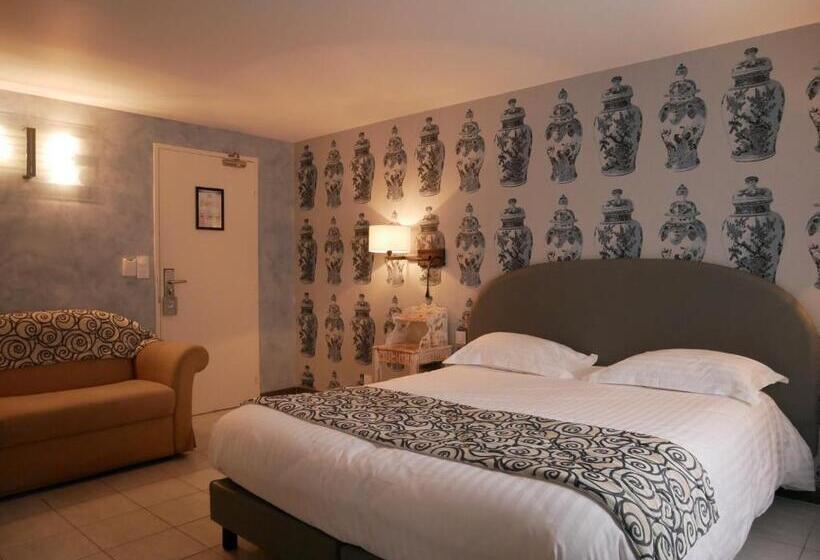 行政房间, Logis Domaine De Valaudran