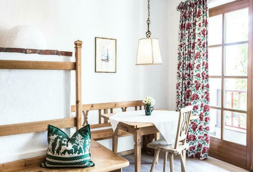 스탠다드 트리플 발코니 룸, Salzburg Hotel Holznerwirt