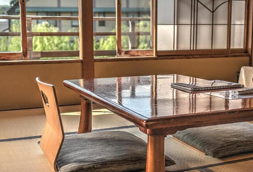 Семейный Номер, K S House Ito Onsen  Historical Ryokan Hostel