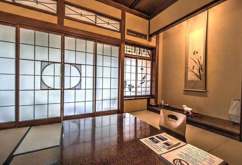 Семейный Номер Совместный Санузел, K S House Ito Onsen  Historical Ryokan Hostel