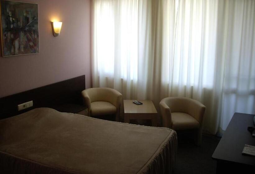 اتاق لوکس, Family Hotel Avramov