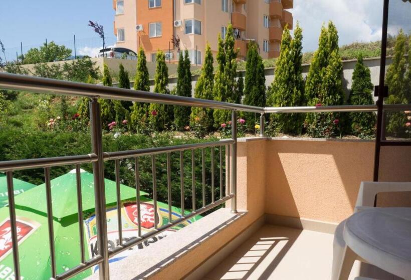 Полулюкс, City Blagoevgrad Family