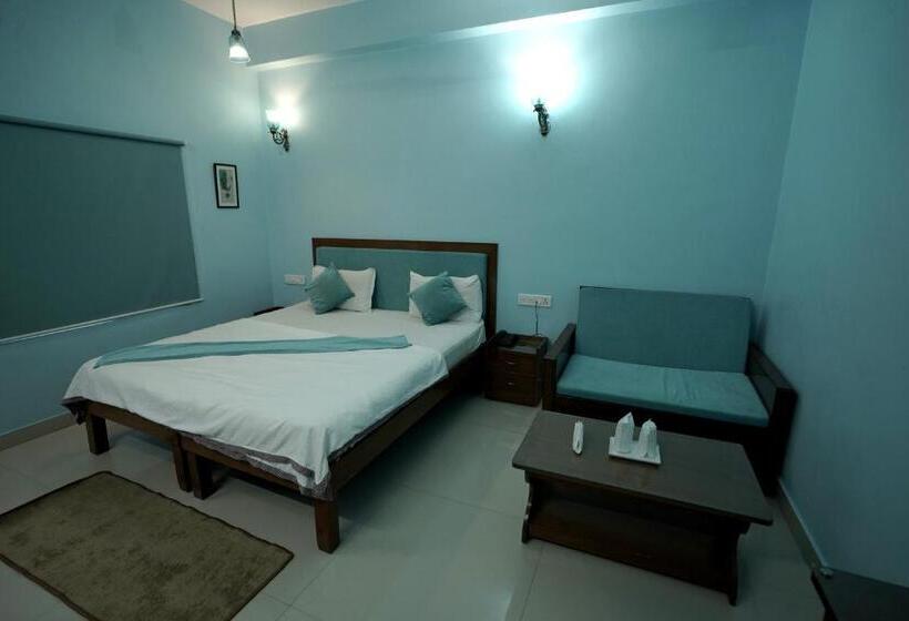 Quarto Deluxe, Devendragarh Palace   Luxury Paying Guest House