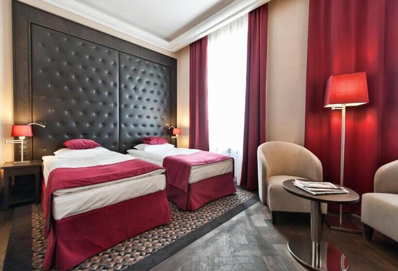 Номер Премиум, Red Baron Hotel & Restaurant