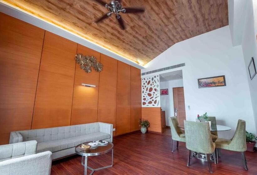 클럽 스위트, The Fern Surya Resort Kasauli Hills, Dharampur