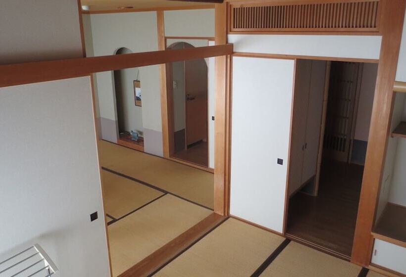 Номер Стандарт Вид на Реку, K S House Ito Onsen  Historical Ryokan Hostel