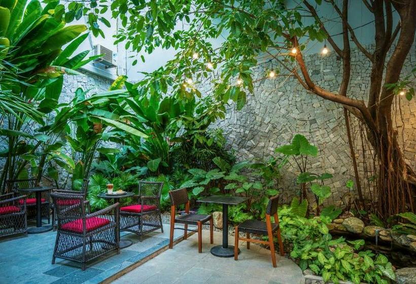 اتاق استاندارد سه نفره, Dana Pearl Condotel