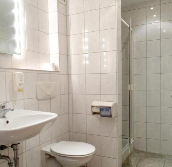 اتاق استاندارد, Jakoberhof