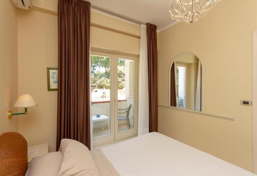 Классический Номер, Simius Playa