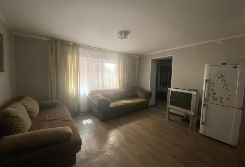 اتاق سوپریور خانوادگی, Assem Hostel Dostyk