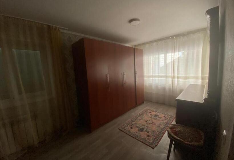 اتاق سوپریور خانوادگی, Assem Hostel Dostyk