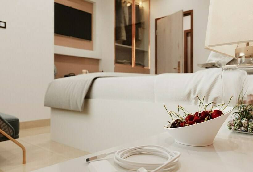 اتاق لوکس, Red Orchid