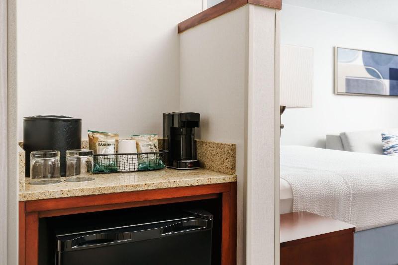 스탠다드 룸 킹사이즈 침대, Courtyard Hartford Farmington