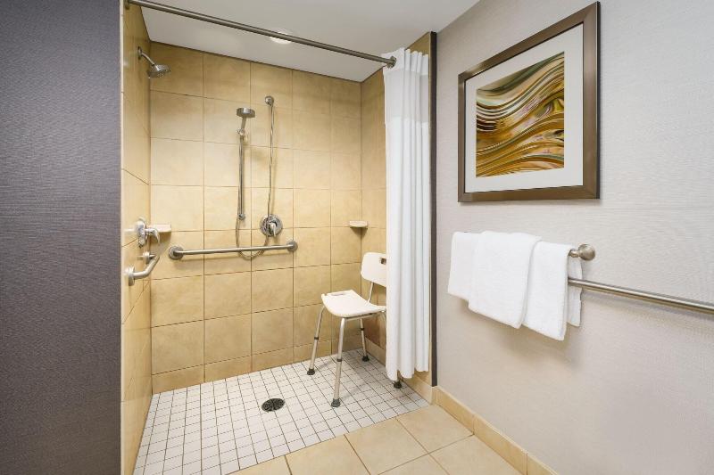 스탠다드 룸 킹사이즈 침대, Courtyard Hartford Farmington