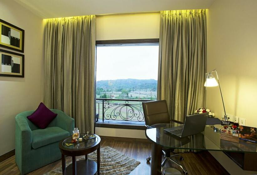 اتاق لوکس, Golden Tulip Chandigarh, Panchkula