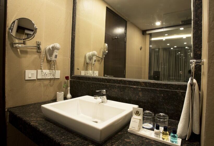 اتاق لوکس, Golden Tulip Chandigarh, Panchkula
