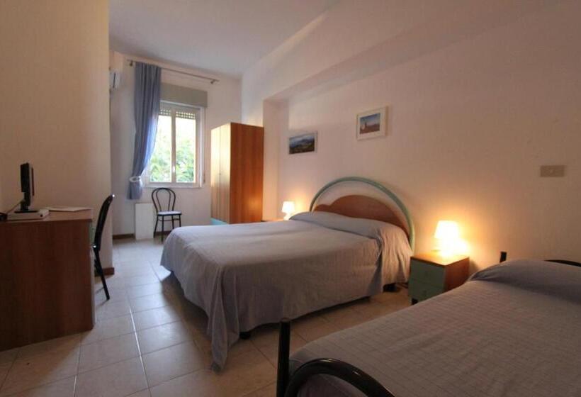 اتاق استاندارد سه نفره, Ristorante La Scogliera   Nuova Gestione